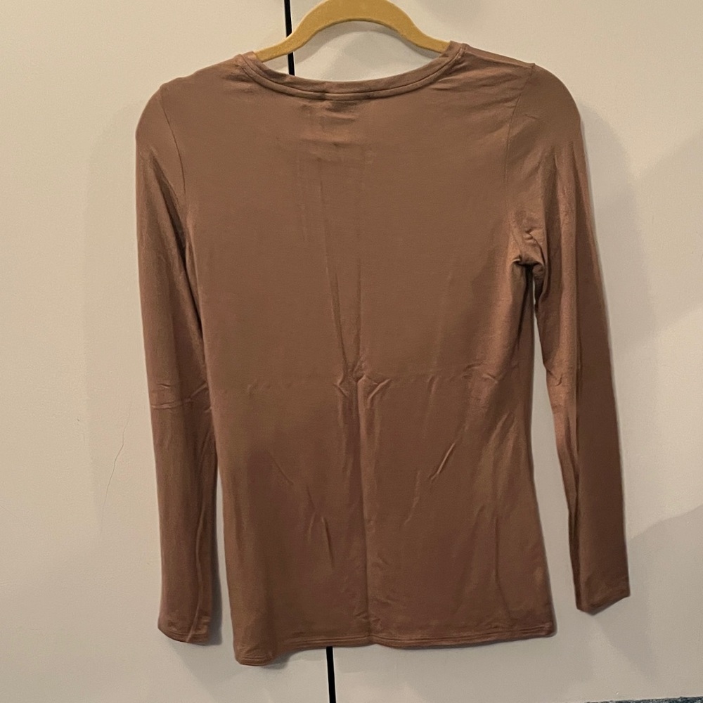 Adrienne Vittadini Top Brown Long Sleeve Top Size Small NWOT Neutral Basic - Picture 3 of 5